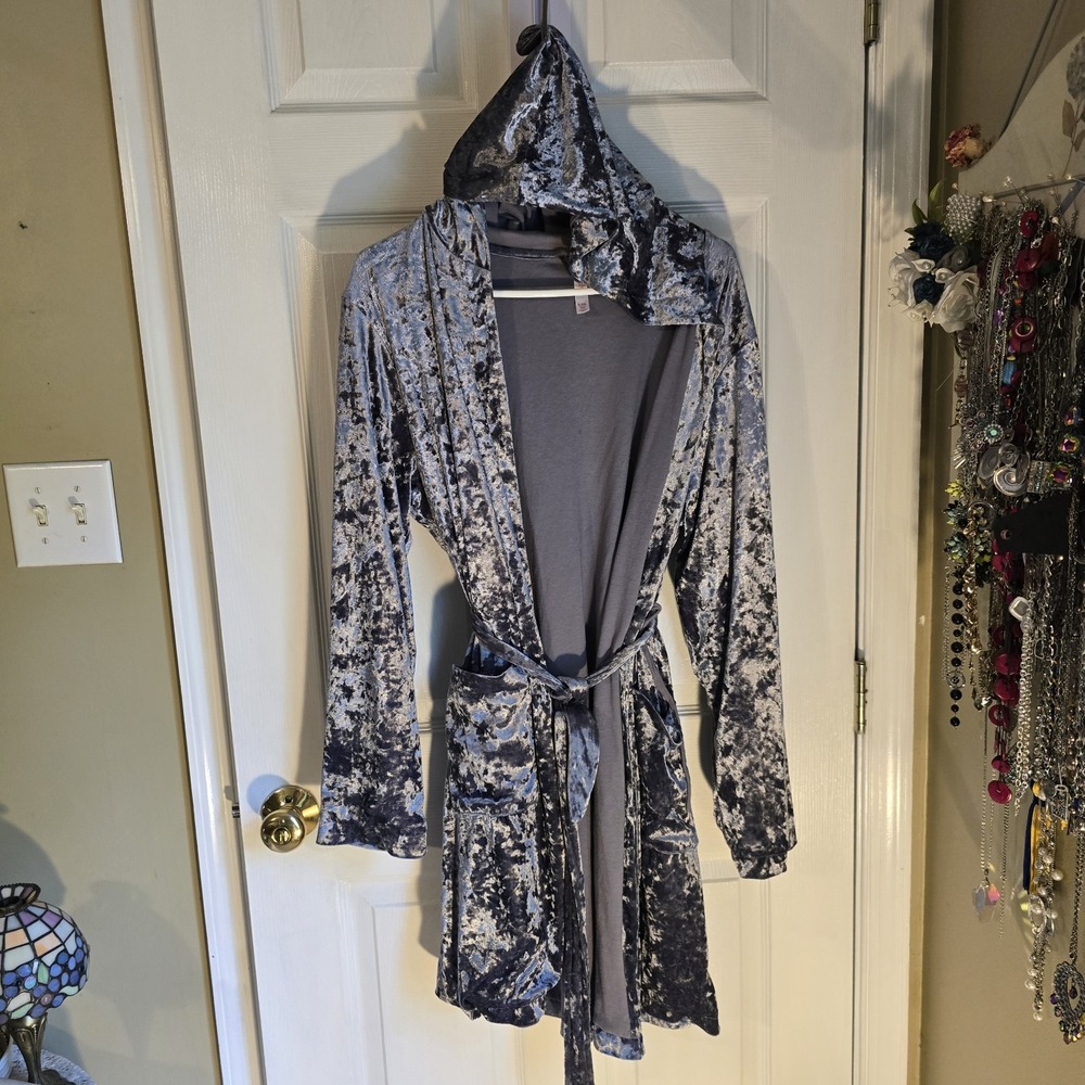 Xhilaration Gray Crushed Velvet Hooded Robe Womens Size XL/XXL